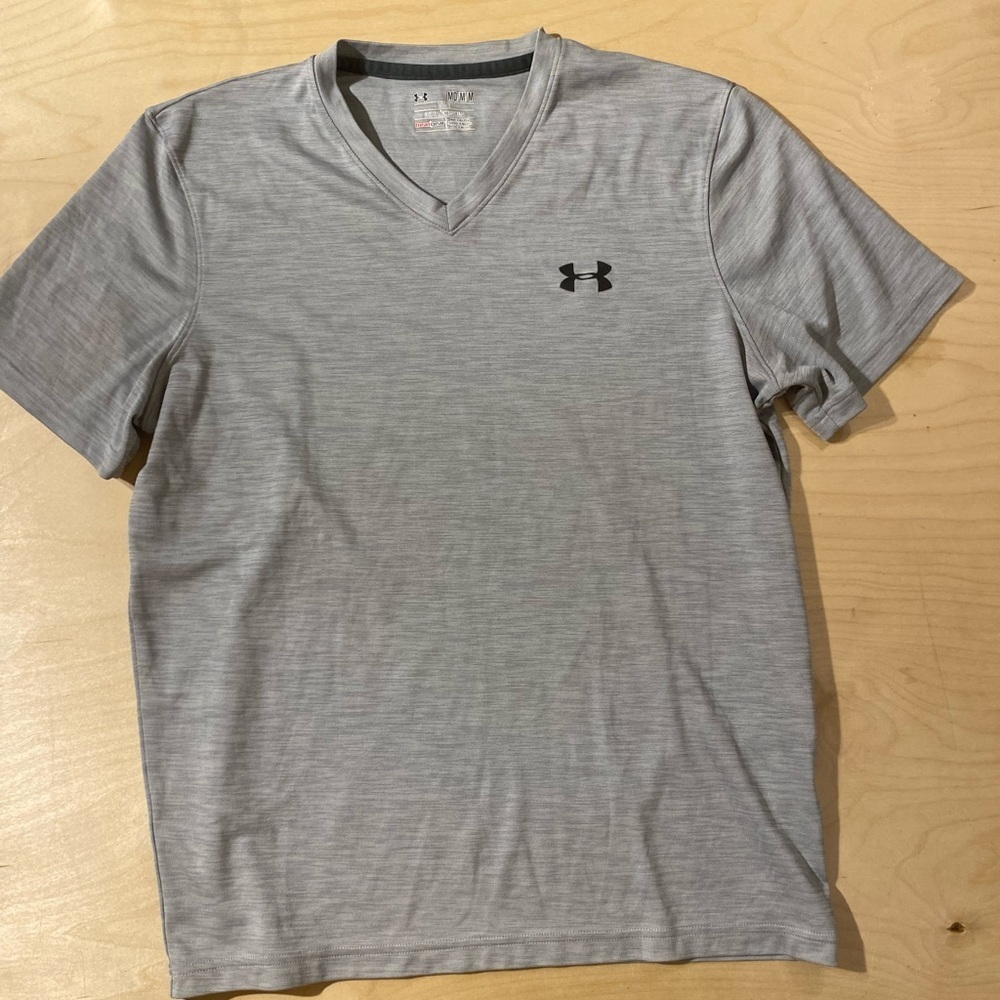 Under Armour Men's Light Gray V-Neck Tee Medium (PB)